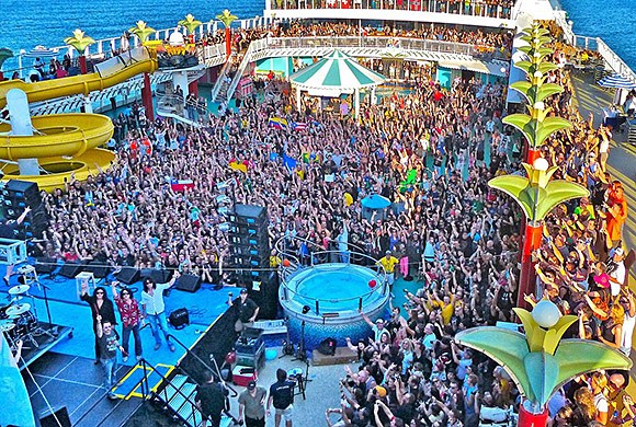 Photo from The KISS Kruise II
